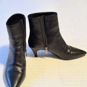 MICHAEL Michael Kors. | Blaine Flex Bootie | Kitten Heel | Size 7M | Like New